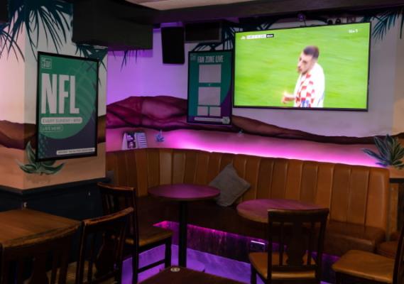 Pubs showing Live Sport near Leicester Square | The Coach House